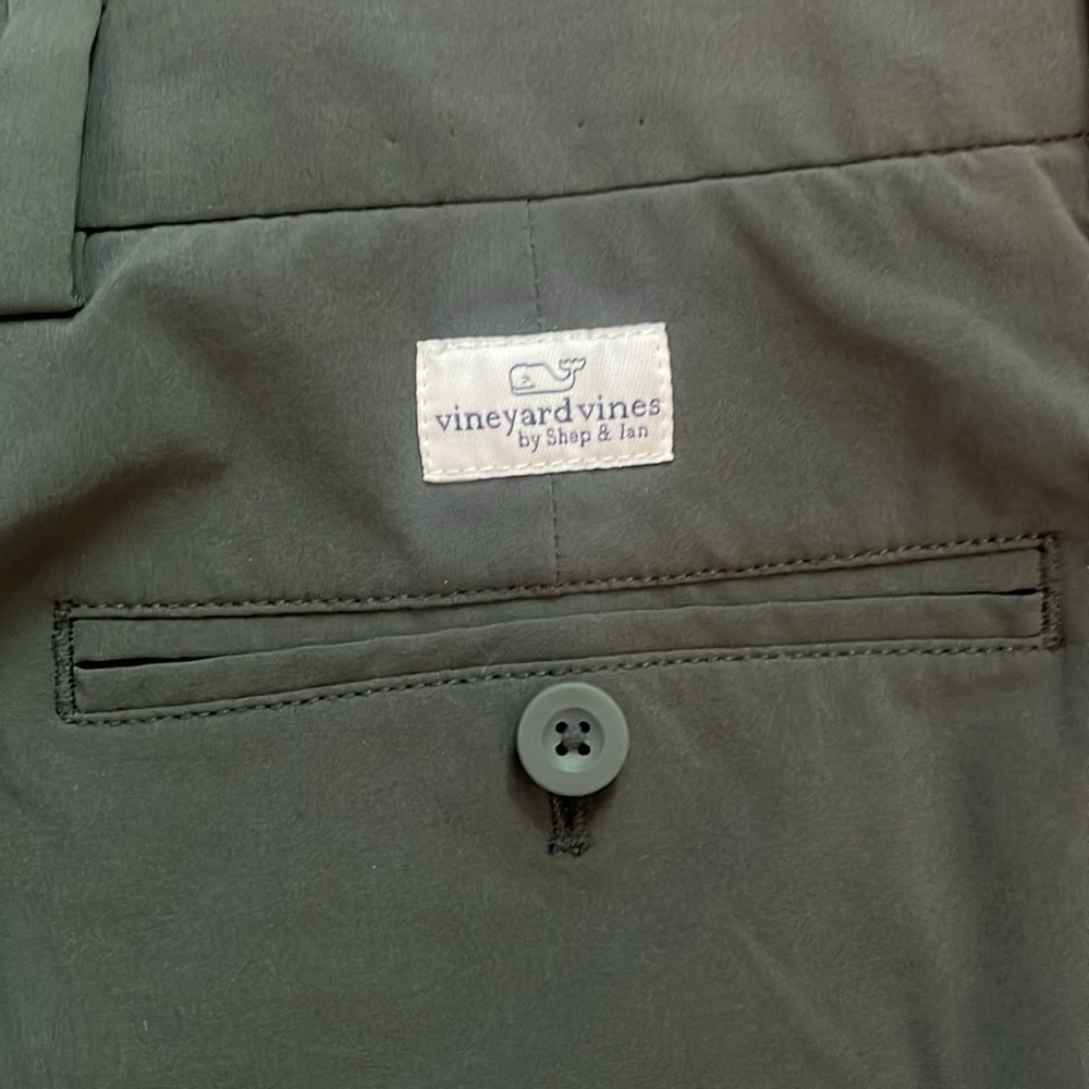 Vineyard Vines performance Breaker Shorts - Picture 5 of 6